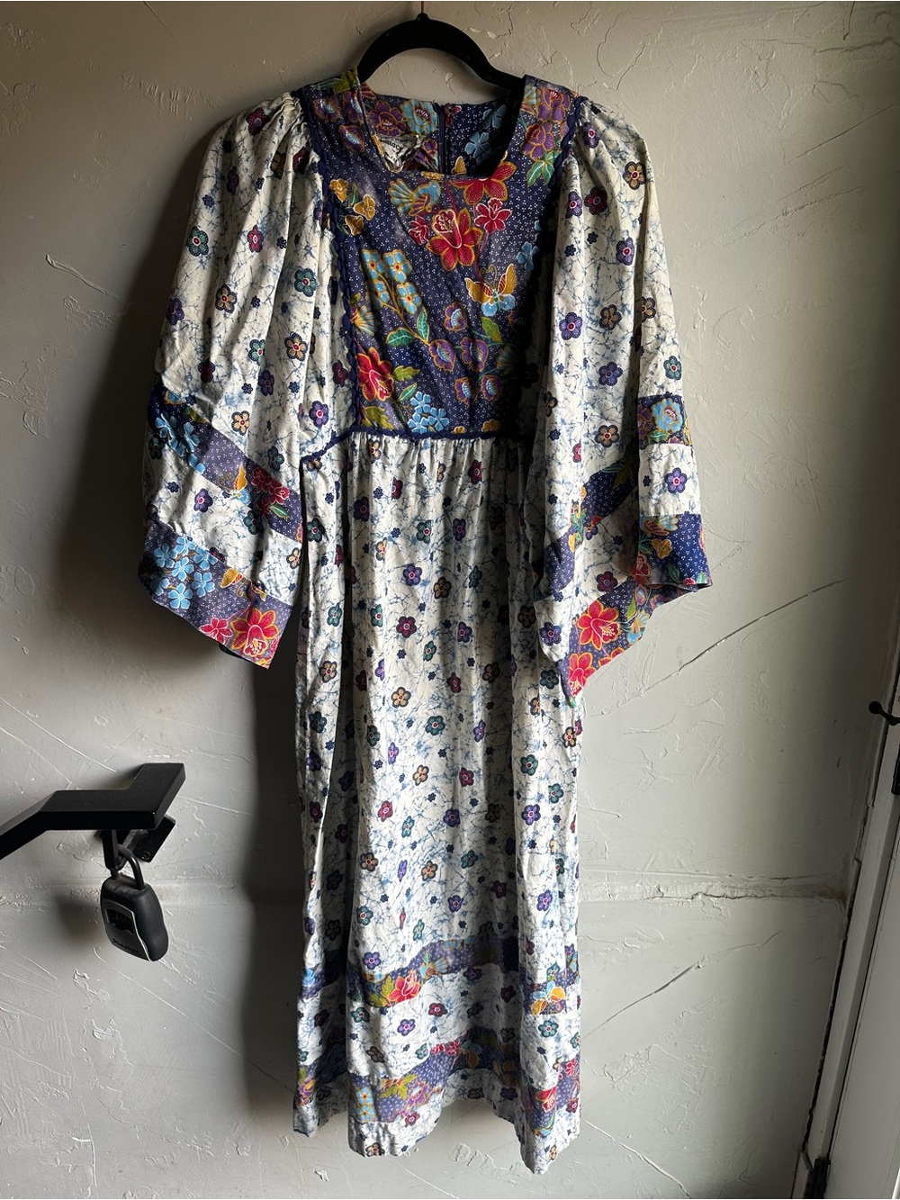 Vintage Young Innocent Arpeja 70s Batik Floral Boho Kimono Sleeve Maxi Dress